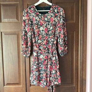 Beautiful floral mini dress size S